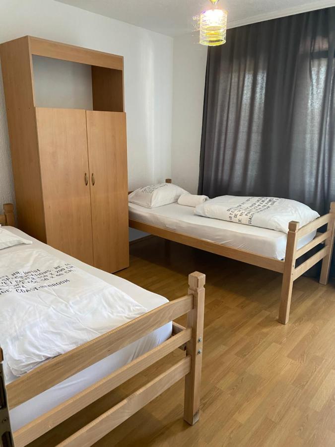 Hostel Heimli プリシュティナ エクステリア 写真